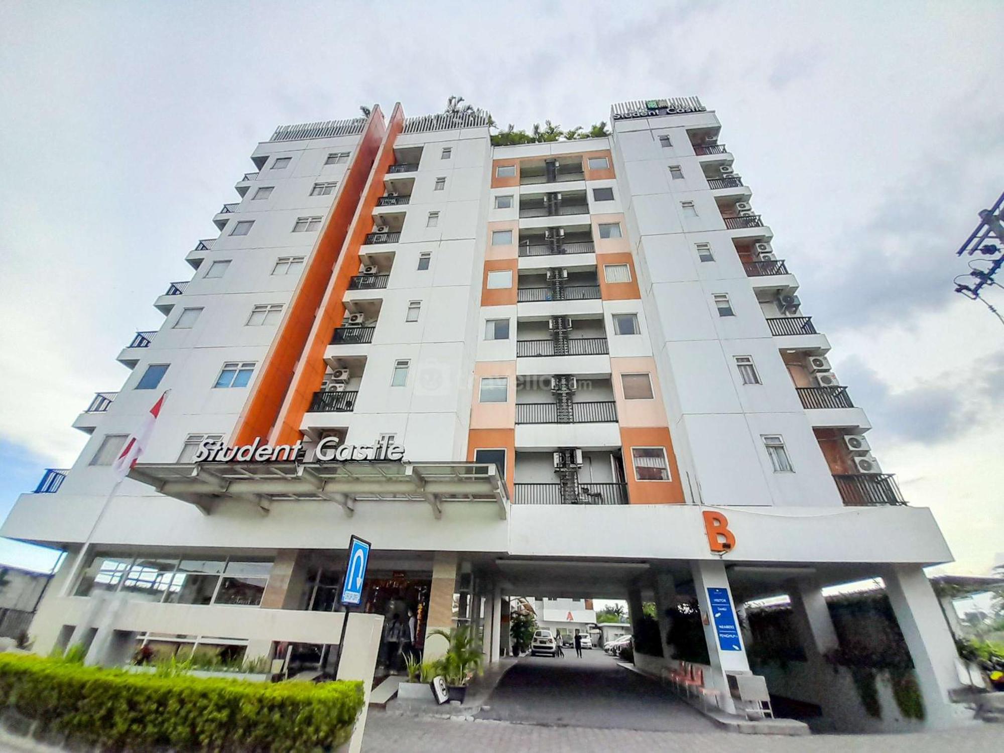 Homey And Warm 1br At Student Castle By Travelio Apartemen *