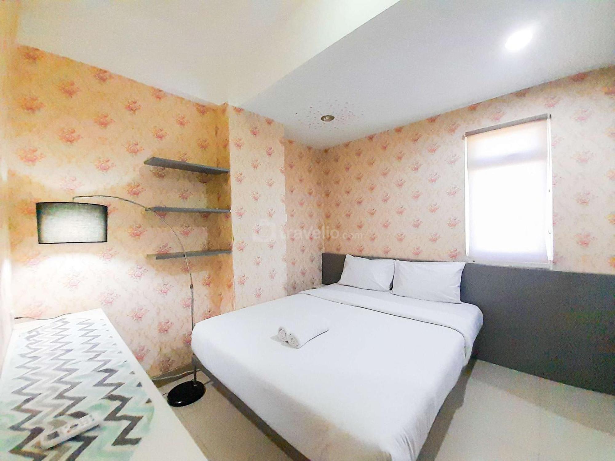 Homey And Warm 1br At Student Castle By Travelio Apartemen *